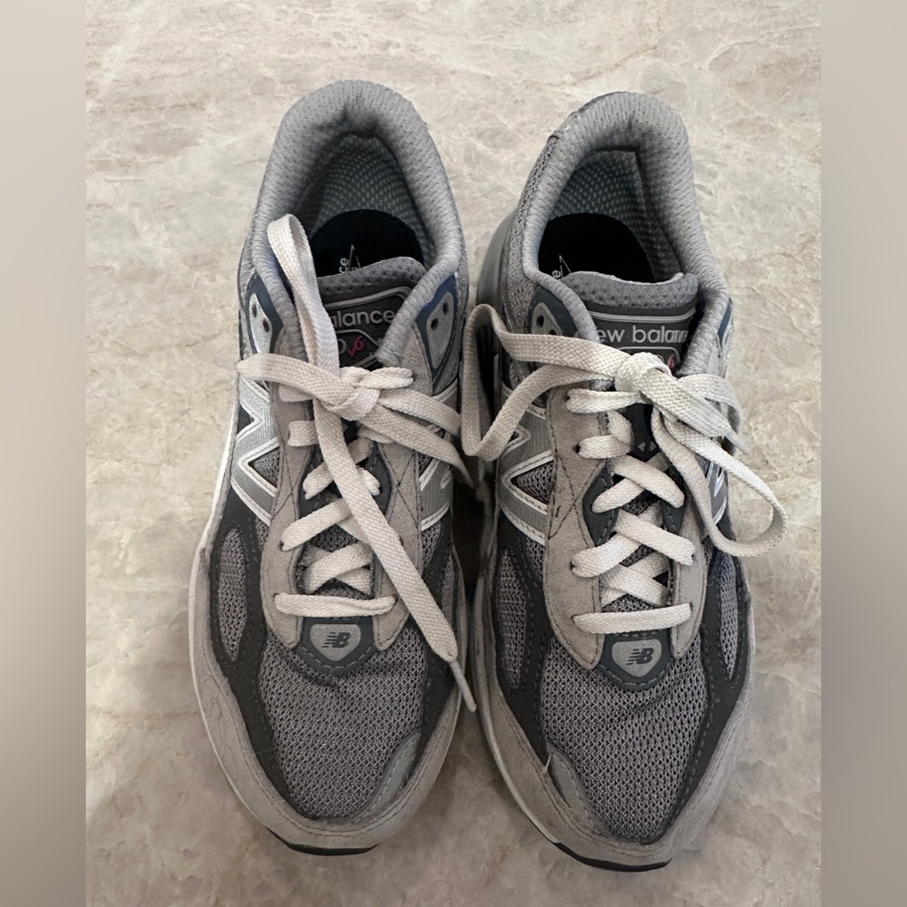 New Balance 990 Sneakers – Kids Size 3 – Unisex – VGUC